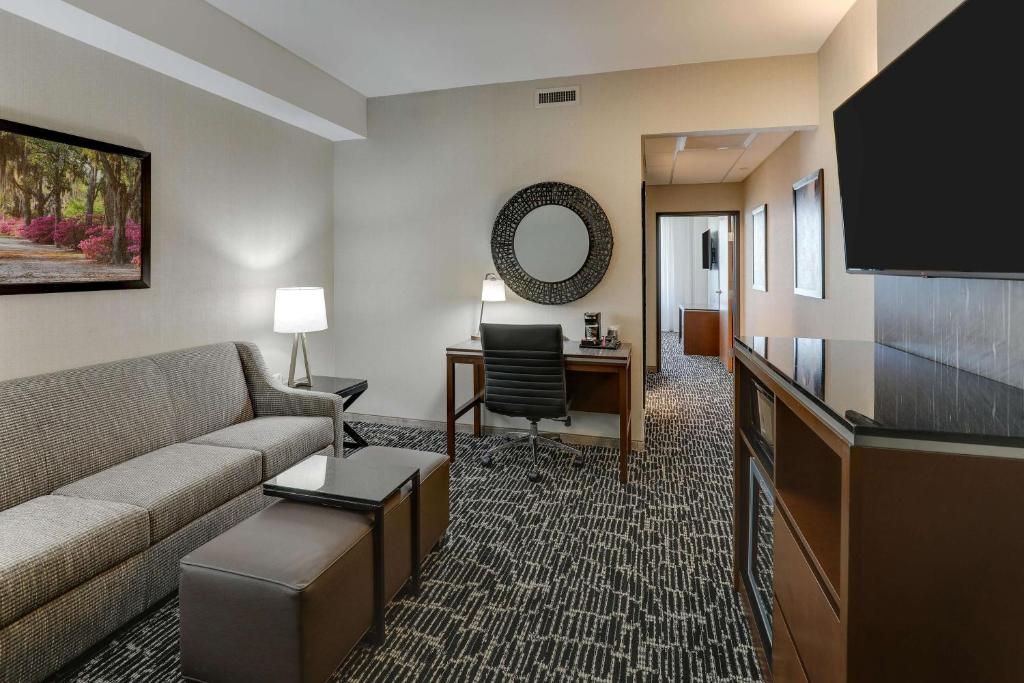 Drury Plaza Hotel Savannah Pooler photo 2