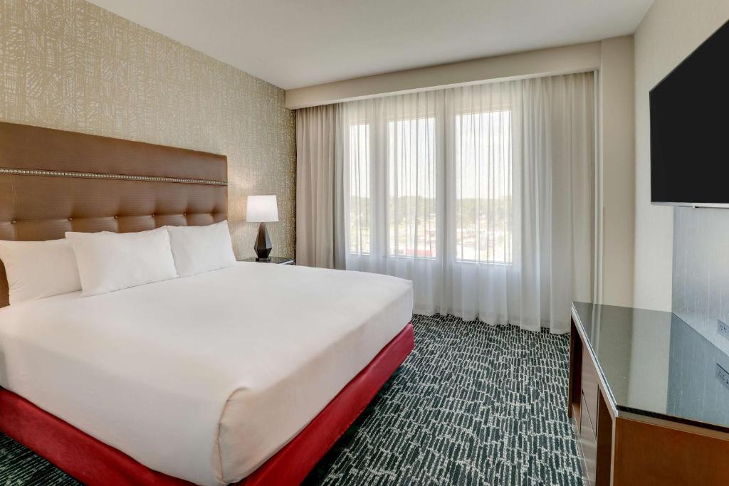Drury Plaza Hotel Savannah Pooler photo 4