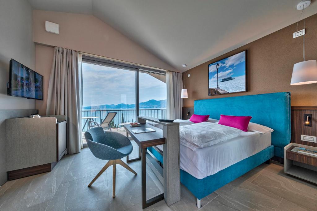 Sky View Garda Lake by Hotel Galvani - Camera Matrimoniale Con Balcone E Vista Lago