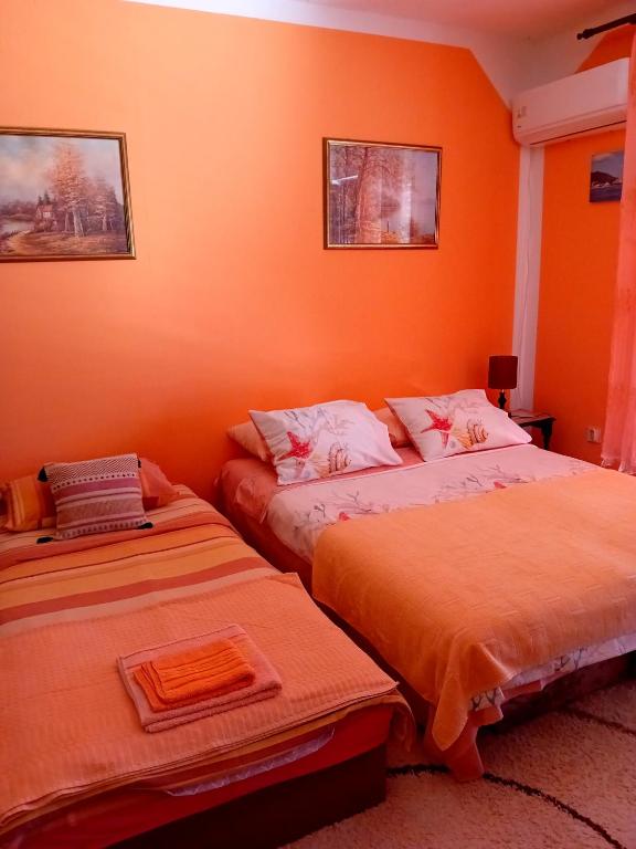 Llit o llits en una habitació de Guest House Cinderella