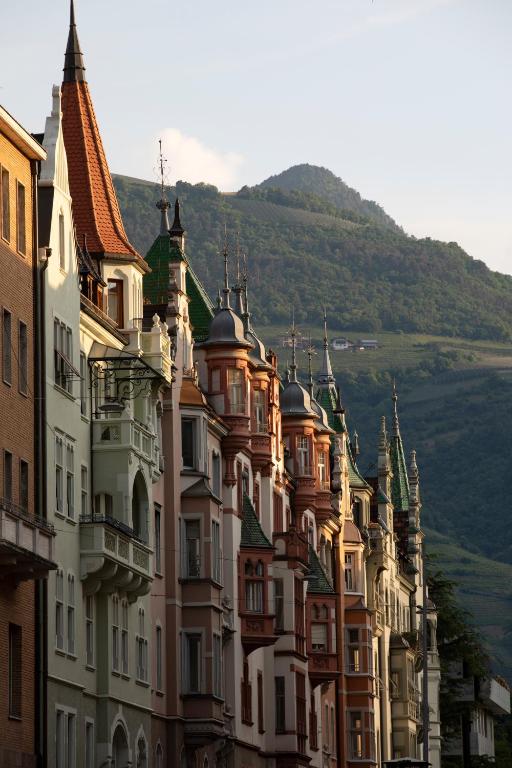 Nespecifikovaný výhled na hory nebo výhled na hory při pohledu z hotelu