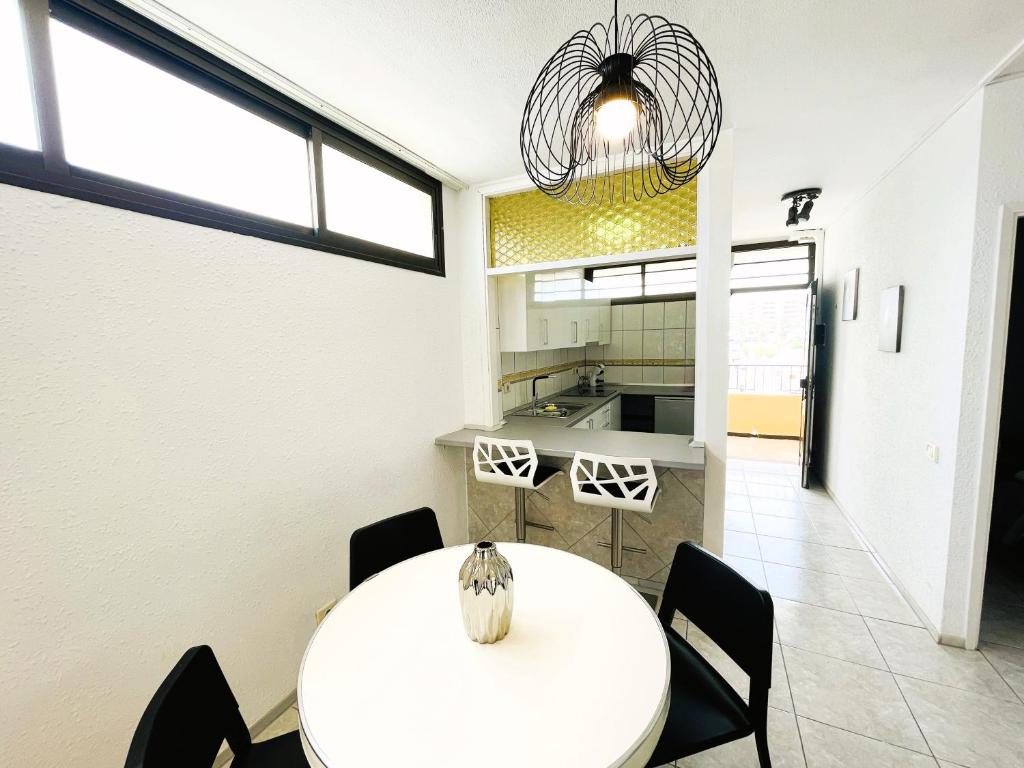 Kuchyň nebo kuchyňský kout v ubytování Seaview Apartment Los Cactus