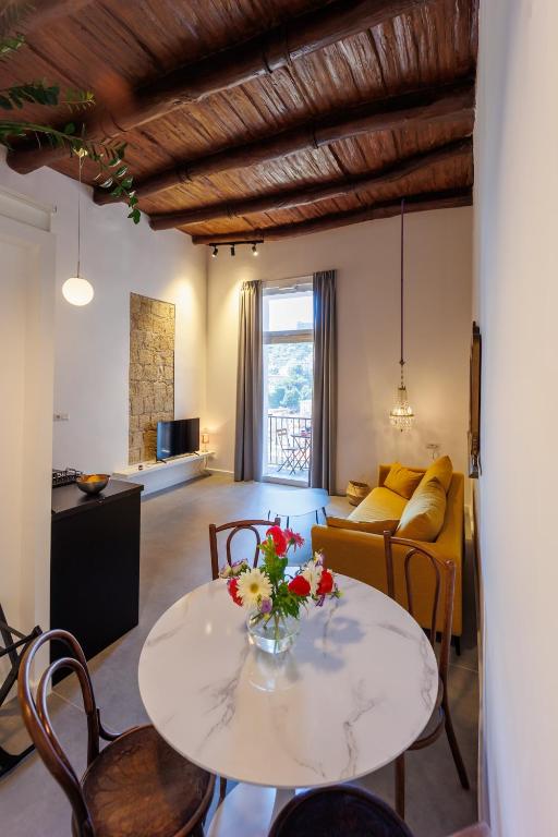 Tarsia Home View