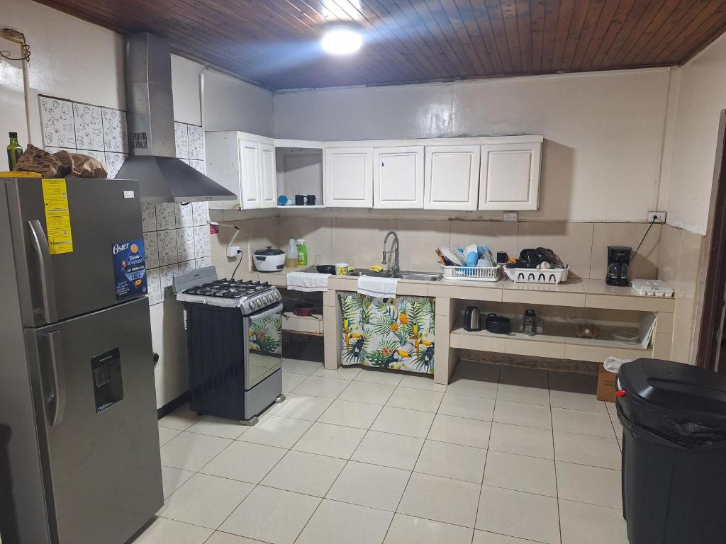 Kuchyň nebo kuchyňský kout v ubytování Carolina Hostel