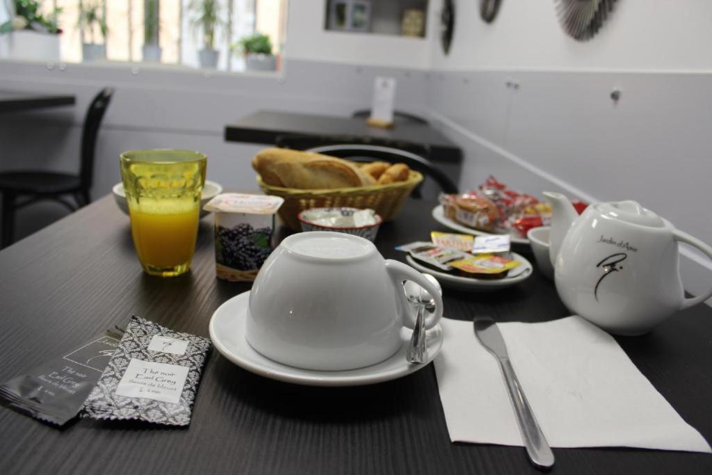 Hôtel des ARTS Aix - Resim 9