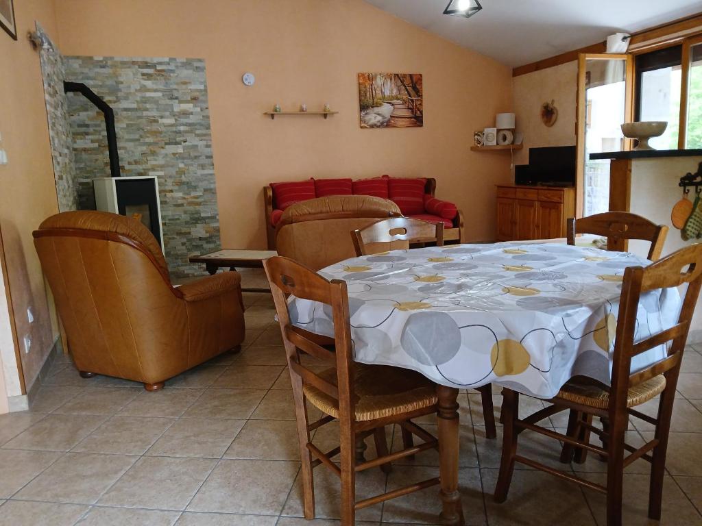 Posedenie v ubytovaní Gîte du Pressoir