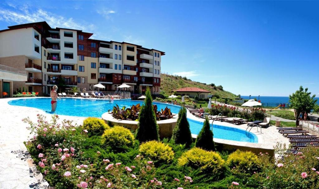 Garden of Eden ground floor with pool and sea view