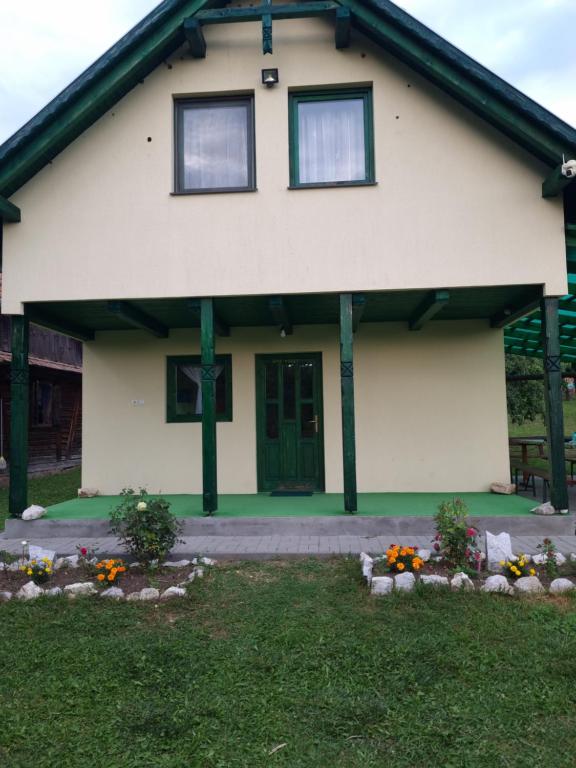 Budova, kde se prázdninový dům nachází
