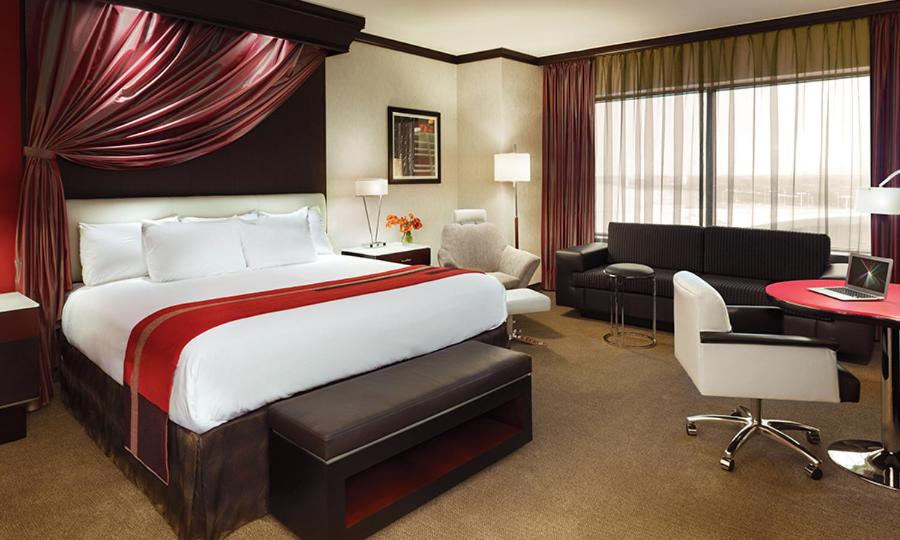 Ameristar Casino Hotel - Deluxe King Room