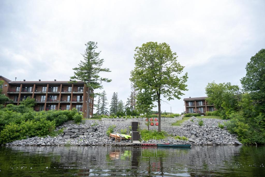 Ramada by Wyndham Ottawa On The Rideau - Resim 35