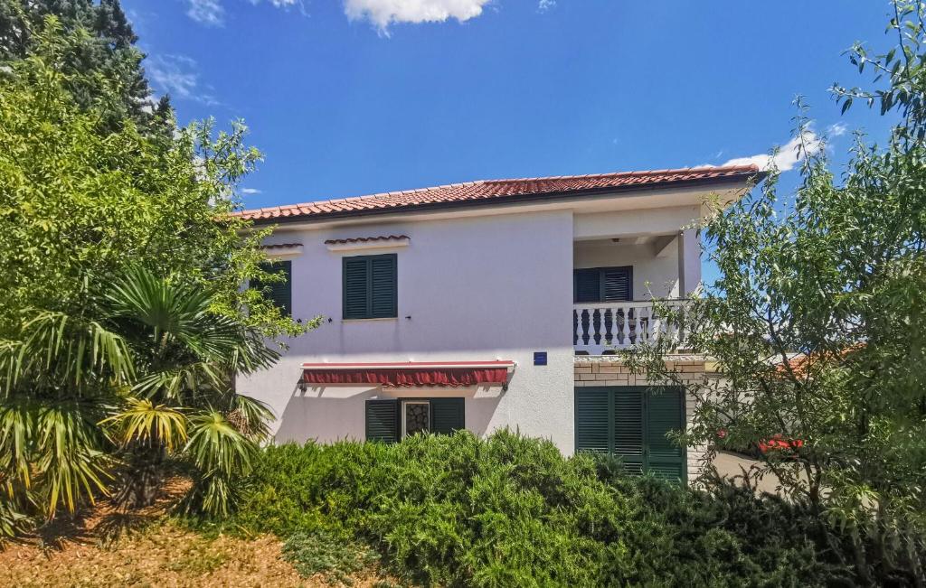 Gorgeous Apartment In Novi Vinodolski With Wifi