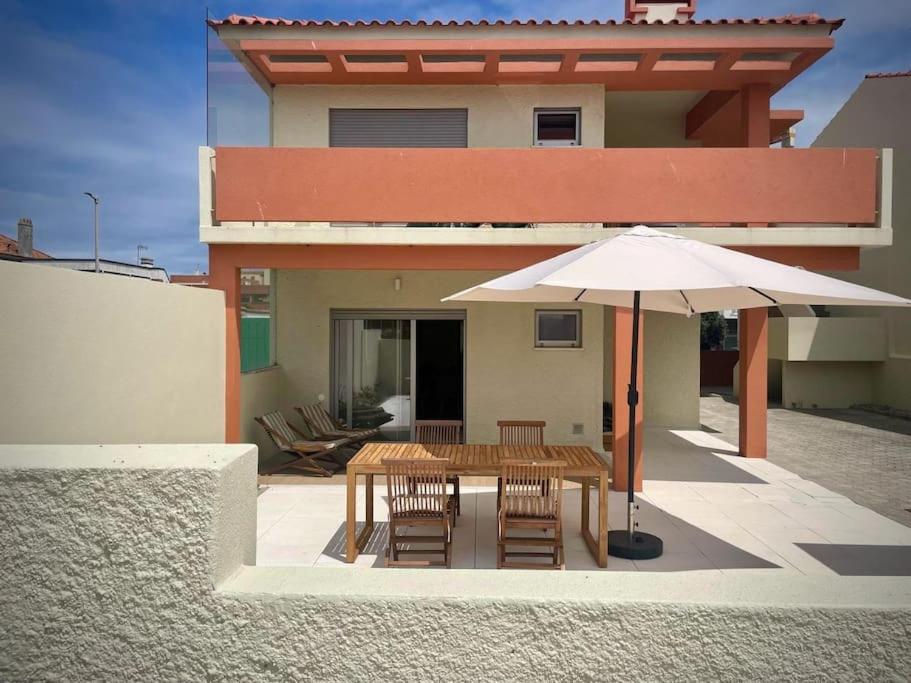 Το κτήριο όπου στεγάζεται  το διαμέρισμα