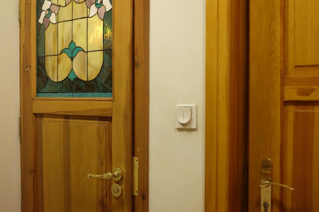 Academus Pub & Guest House - 9