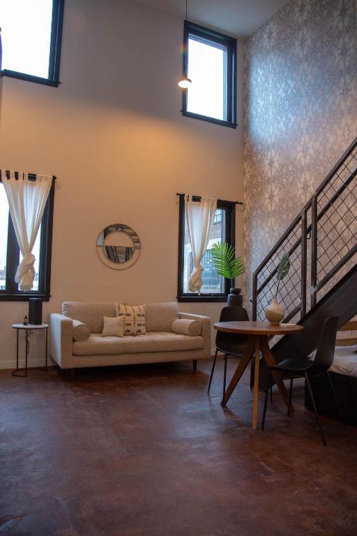 Reading Viaduct Loft, City Center, CONTACTLESS CHECK IN - Apartamento