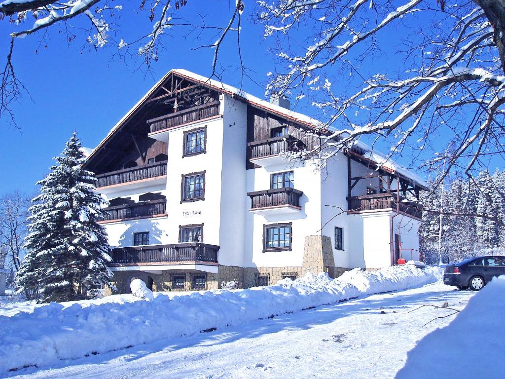 Το VILLA MEDICA - Ośrodek wypoczynkowy z basenem oraz pełnym wyżywieniem τον χειμώνα