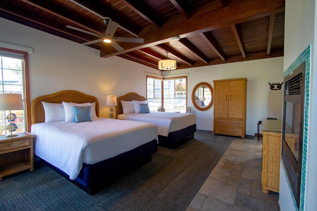 Edgewater Beach Inn - Deluxe Double Room