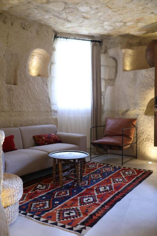 Potamia Cave Suites - Standard Queen Room