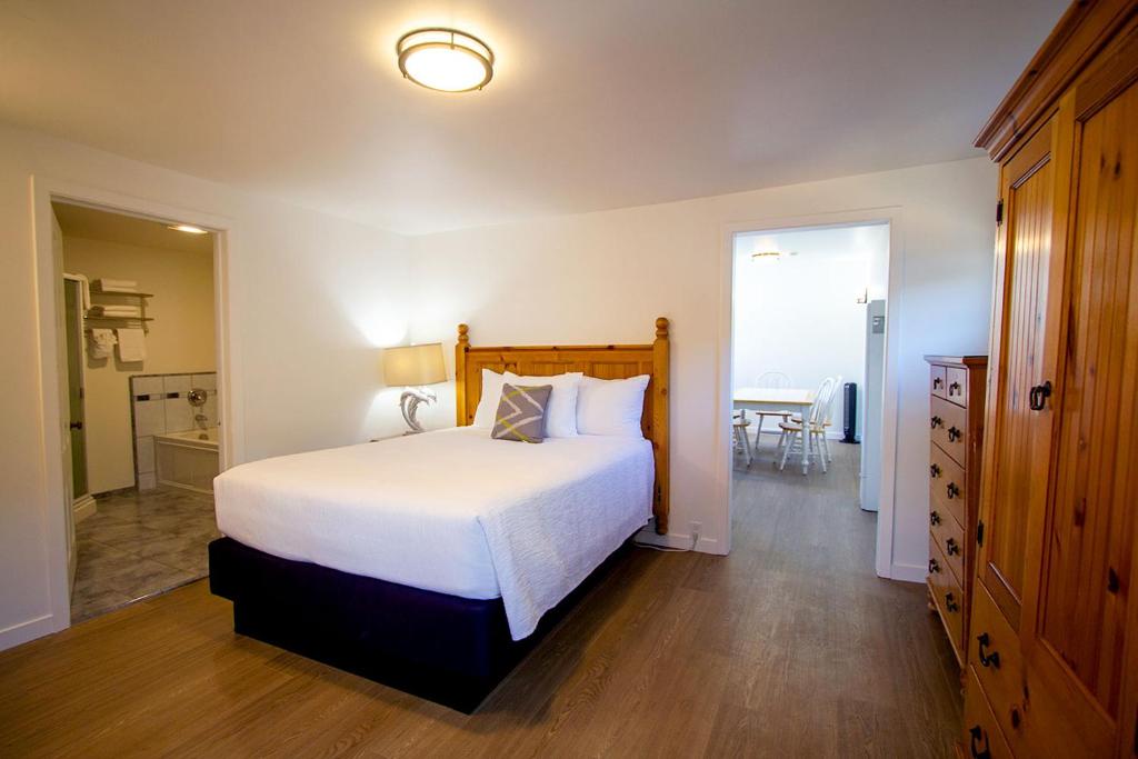 Edgewater Beach Inn - Family Suite