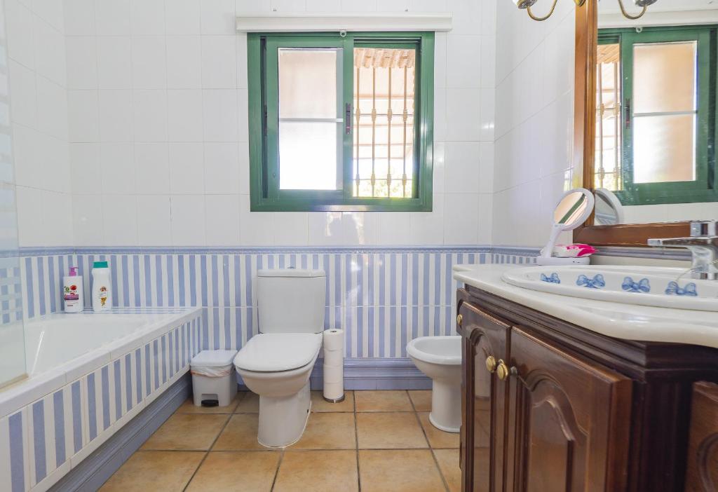 Zdjęcie z galerii obiektu Cubo's Finca Colores de Alhaurin w mieście Alhaurín el Grande