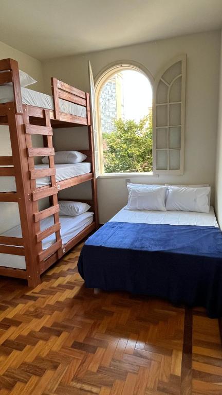 Postel nebo postele na pokoji v ubytování Nuhh Hostel