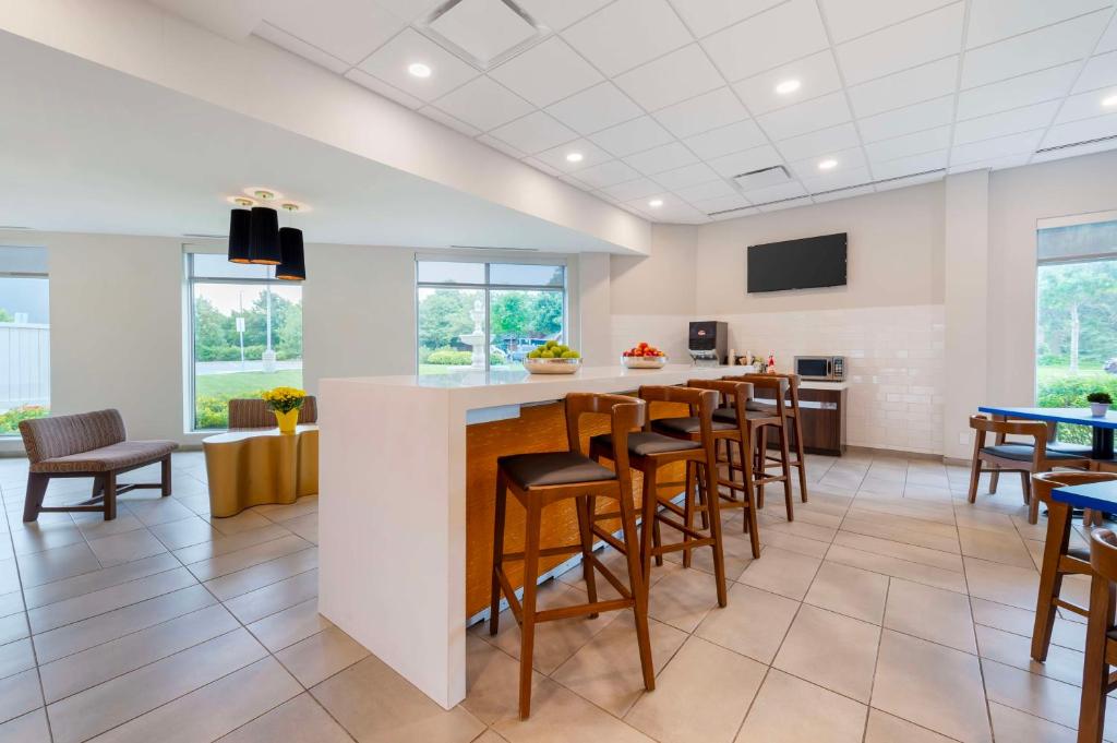 GLo Best Western Kanata Ottawa West - Resim 13