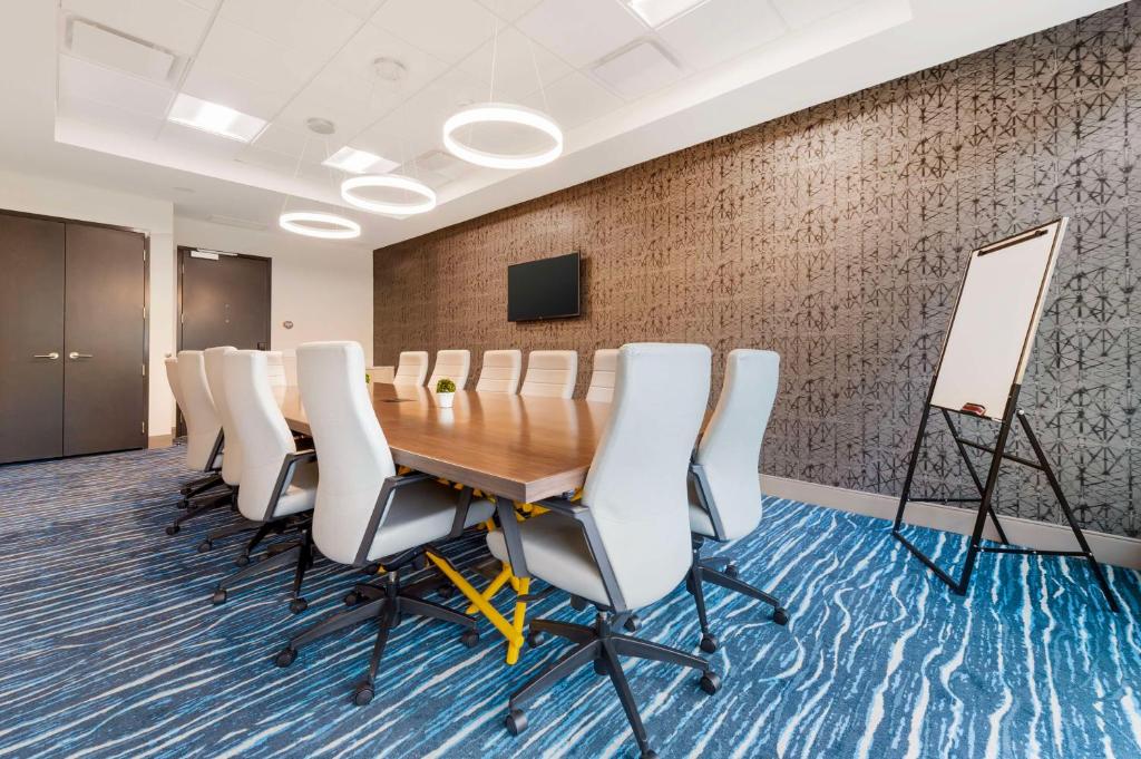 GLo Best Western Kanata Ottawa West - Resim 7