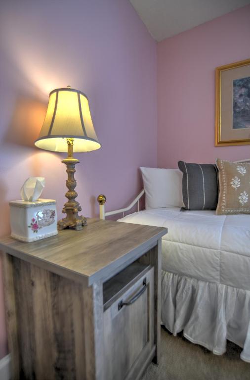 Blue Mountain Mist Country Inn photo
