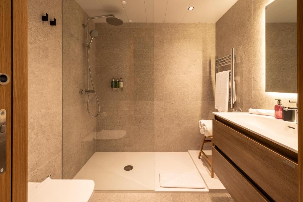 Koupelna v ubytování Un diamante de montaña l A Pie De Pistas De Esquí - Gimnasio - Sauna - Piscina l 6Pax l by BonesVacances