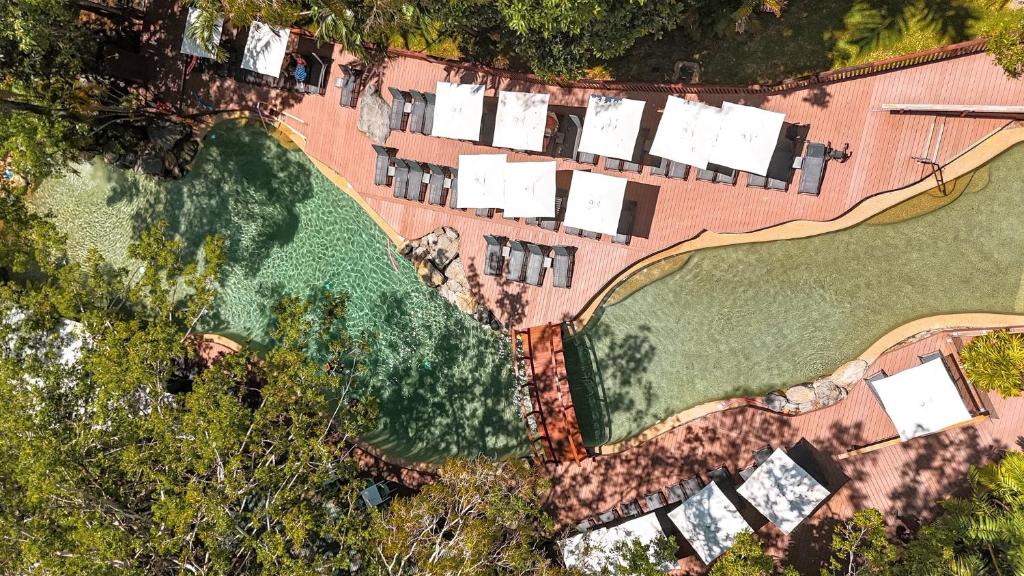 Letecký snímek ubytování Ramada Resort by Wyndham Port Douglas