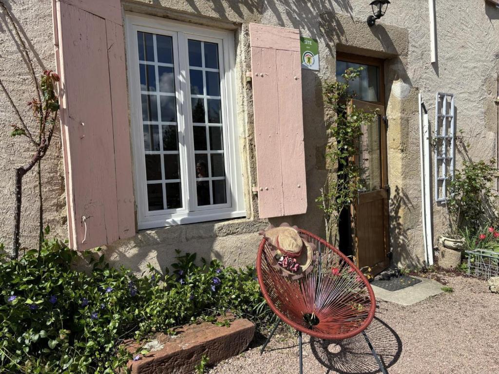 Fotografie z fotogalerie ubytování Grande maison rénovée avec jardin clos, idéale pour familles et amis, équipements variés, animaux acceptés - FR-1-489-50 v destinaci Trézelles