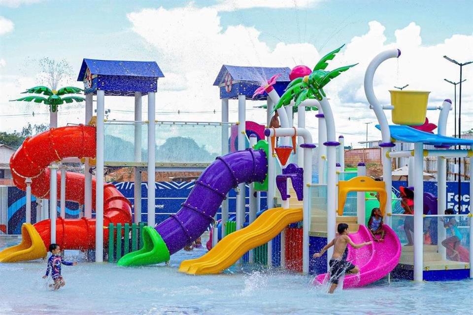 Legeområdet for børn på Lagoa ECO TOWERS ao lado do parque