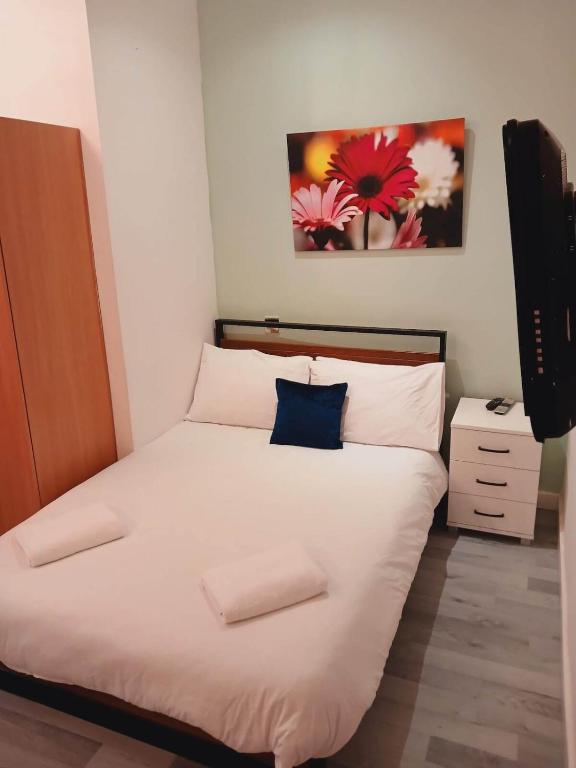 F202-Cosy 2nd Flr Flat Fits 3 Near Hyde Park - One-Bedroom Apartment