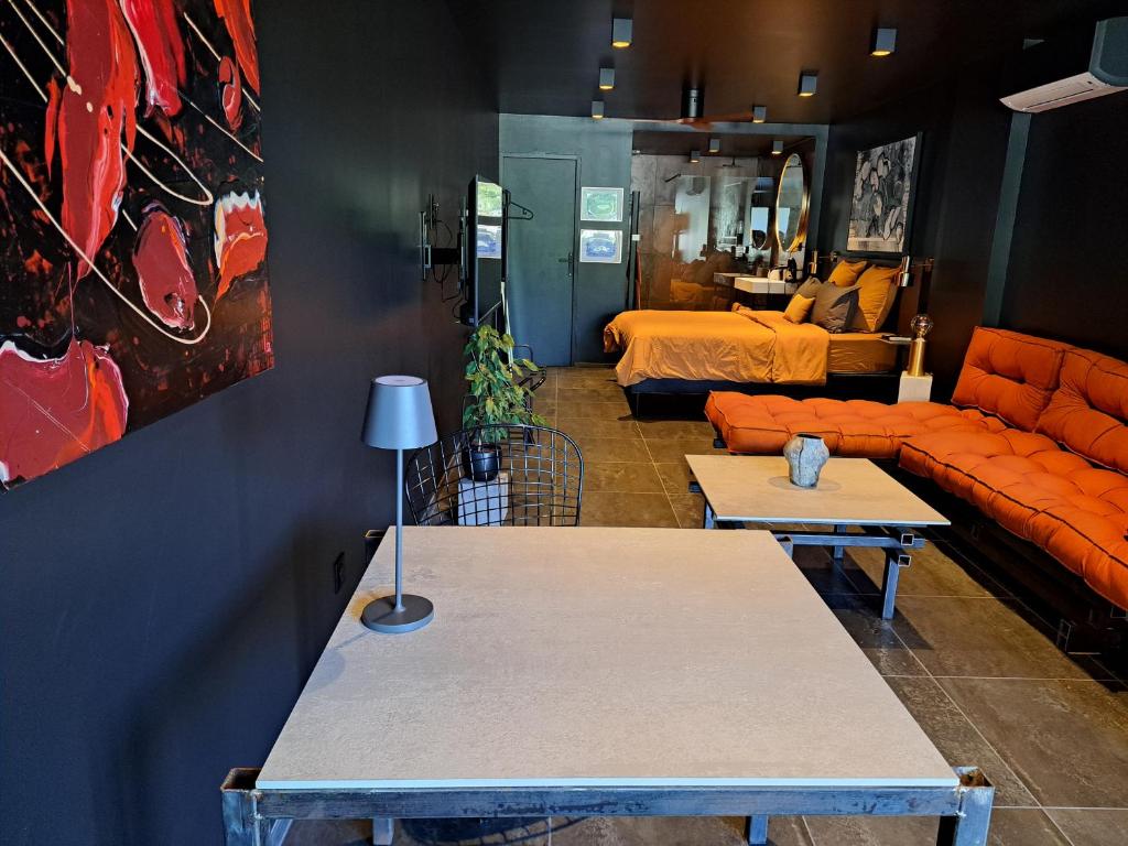 Le 7 - One-Bedroom Apartment With Garden View