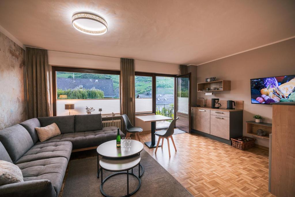 Μια τηλεόραση ή/και κέντρο ψυχαγωγίας στο Ferienweingut Hirschen Schulstraße