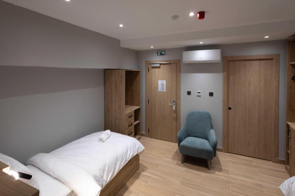 University Boutique Rooms - 11