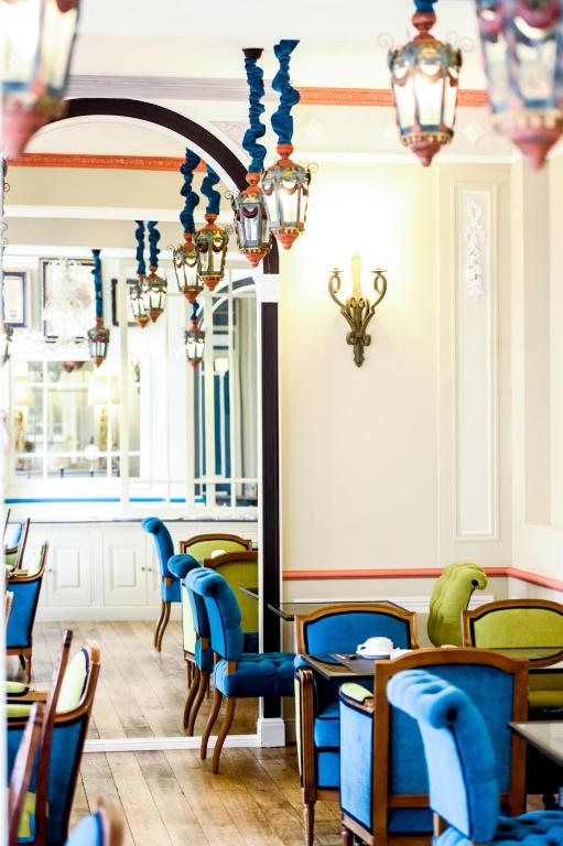 Posezení v ubytování Hôtel Villa-Lamartine