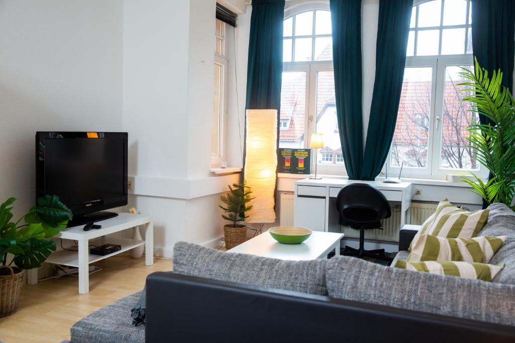 12 FEWOs im Jugendstilhaus mit Aufzug, Terrasse, Kingsize-Bett, Smart-TV, etc - Квартира с одной спальней