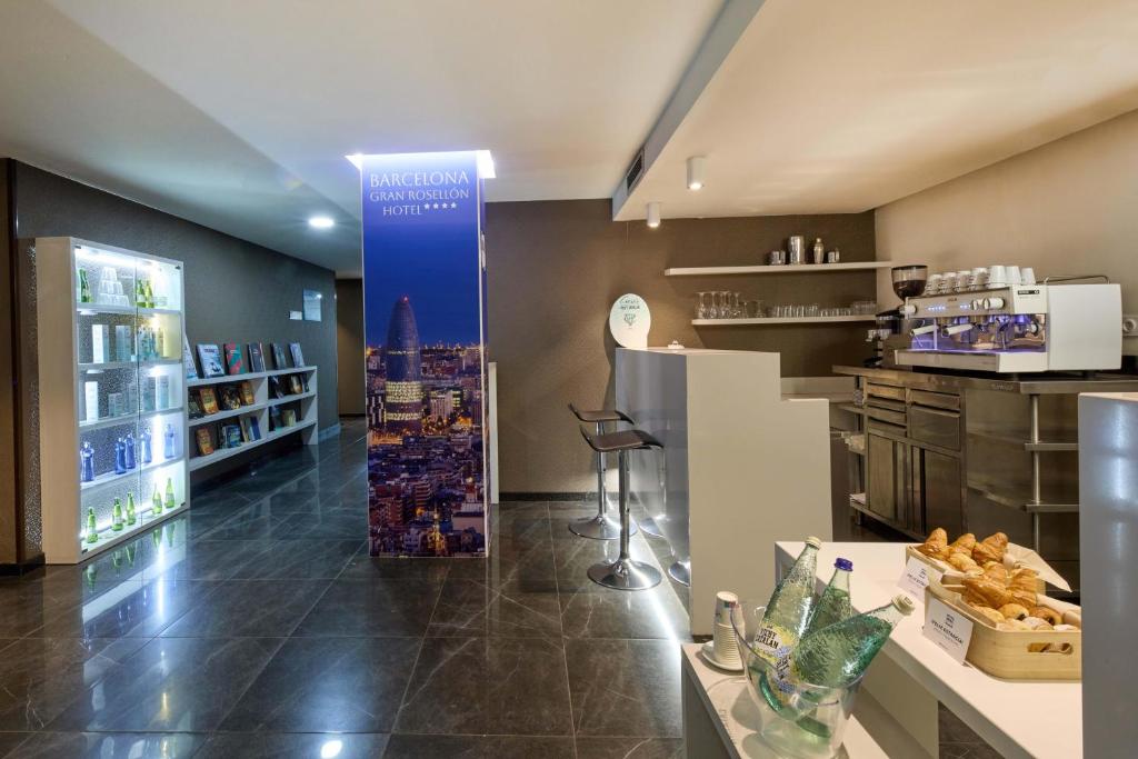 1881 Barcelona Gran Rosellon Hotel - Resim 13