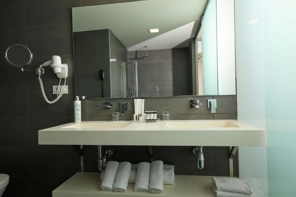 1881 Barcelona Gran Rosellon Hotel - Resim 34