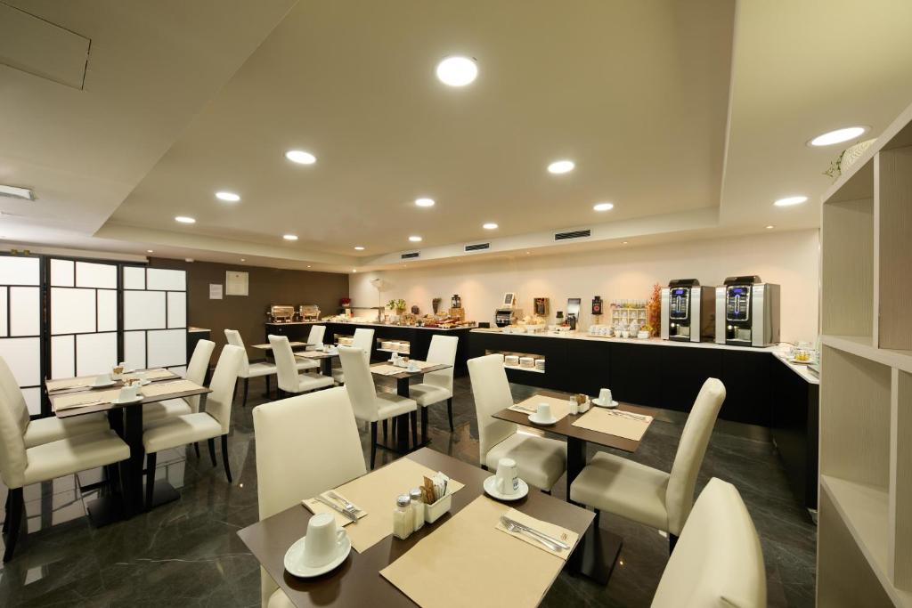 1881 Barcelona Gran Rosellon Hotel - Resim 40