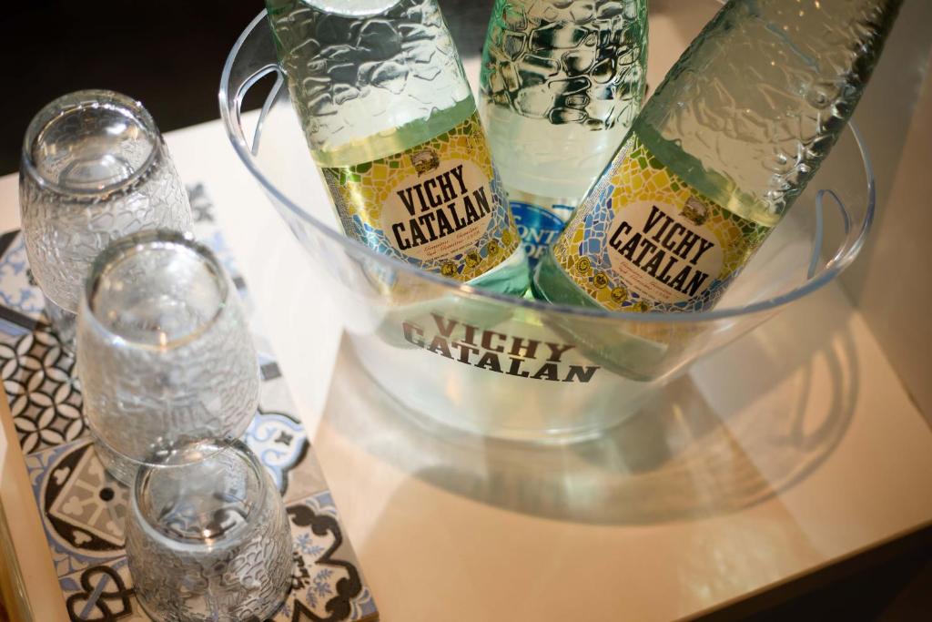 1881 Barcelona Gran Rosellon Hotel - Resim 43