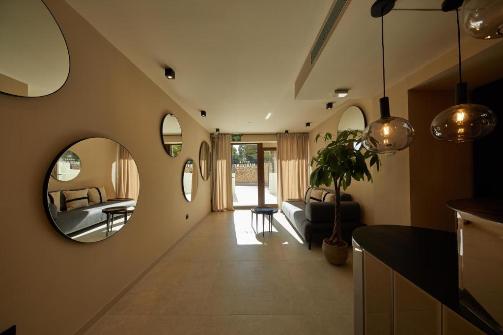 Belle Marivent Mediterranean Petit Hotel - Resim 8