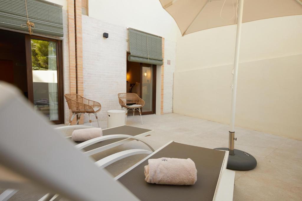 Belle Marivent Mediterranean Petit Hotel - Resim 22