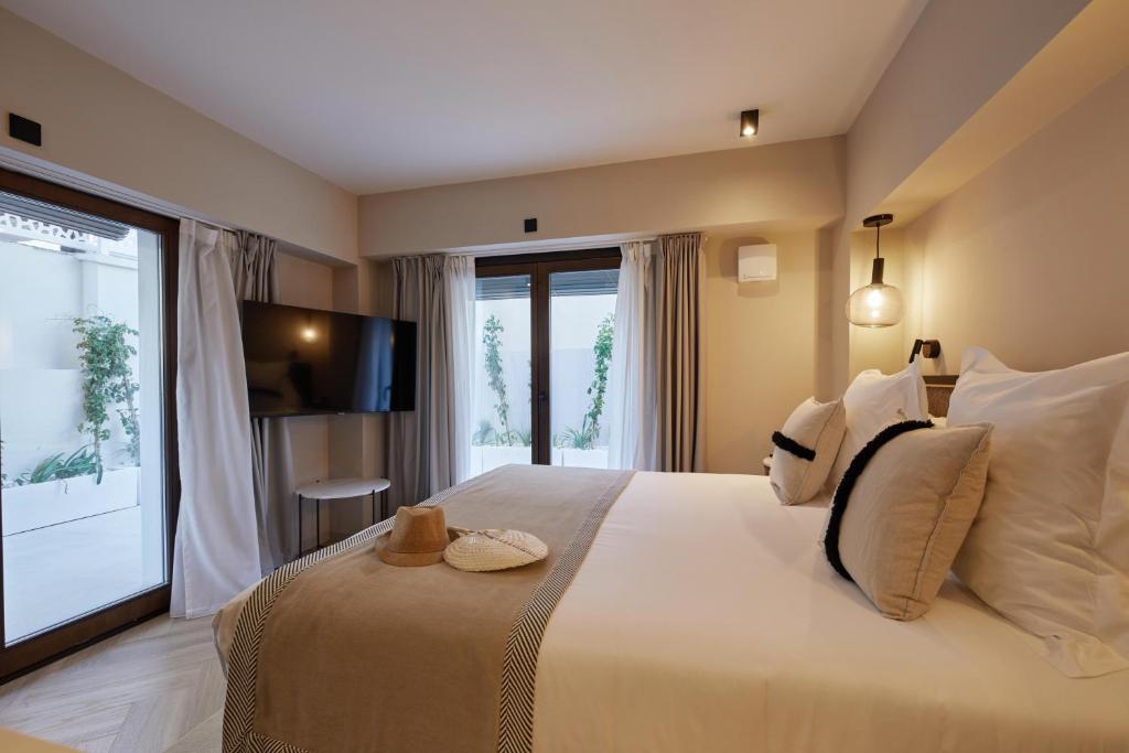 Belle Marivent Mediterranean Petit Hotel - Resim 34