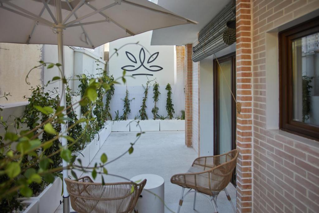 Belle Marivent Mediterranean Petit Hotel - Resim 38