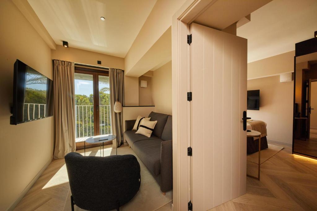 Belle Marivent Mediterranean Petit Hotel - Resim 44