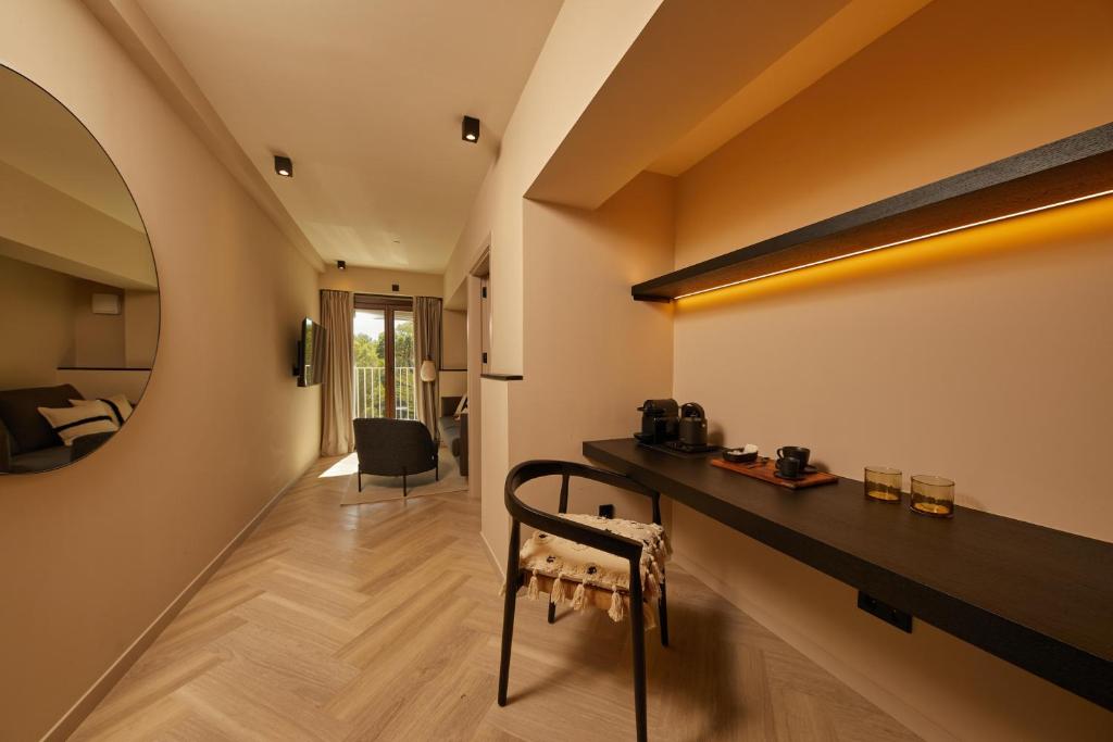 Belle Marivent Mediterranean Petit Hotel - Resim 45