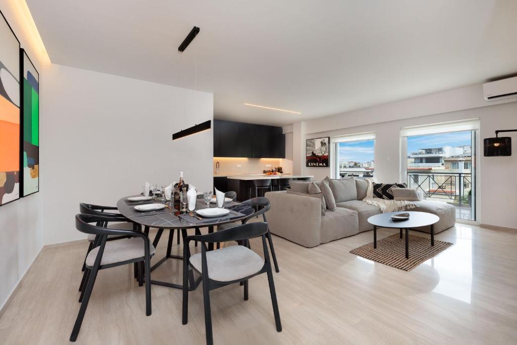 Elegant and Central 3BR in Glyfada