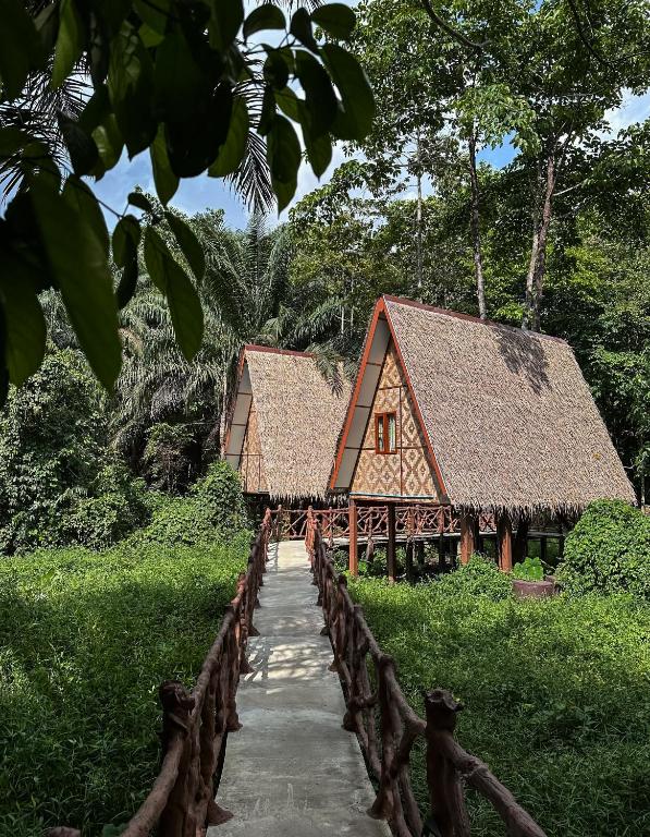 Khao Sok Paradise Resort - Family Room With Balcony
