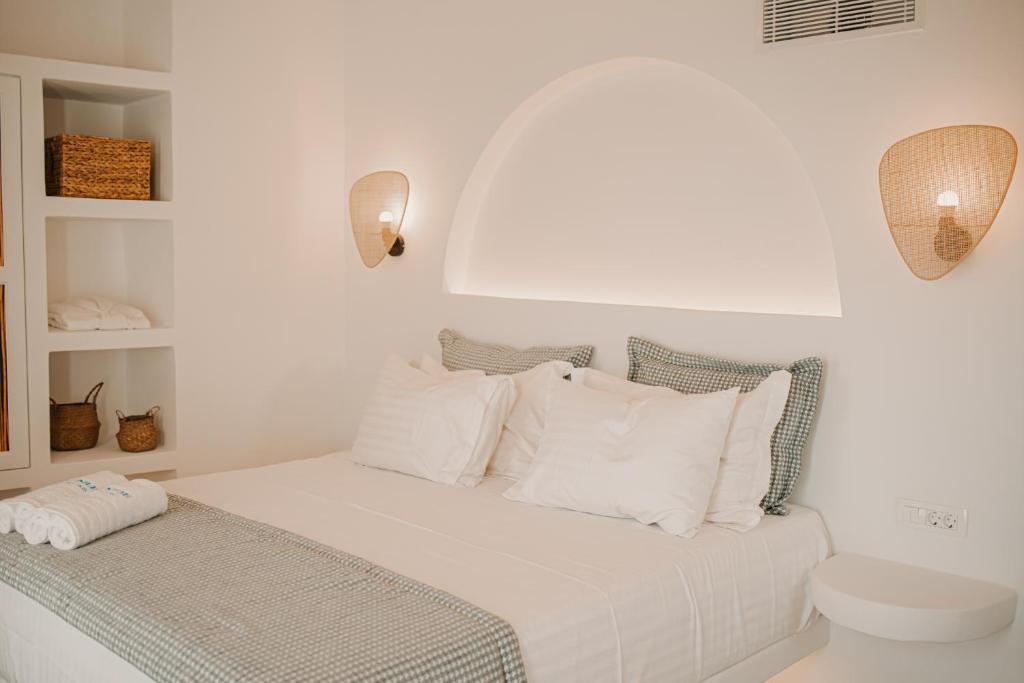 Postel nebo postele na pokoji v ubytování Venue Villas - Folegandros